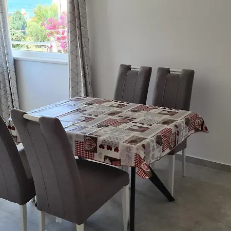 Aninka Apartment Komarna