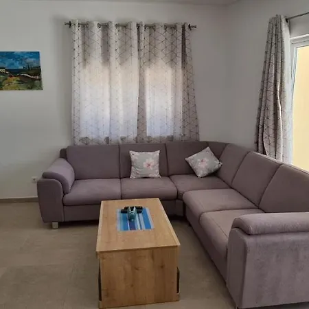 Aninka Apartment Komarna